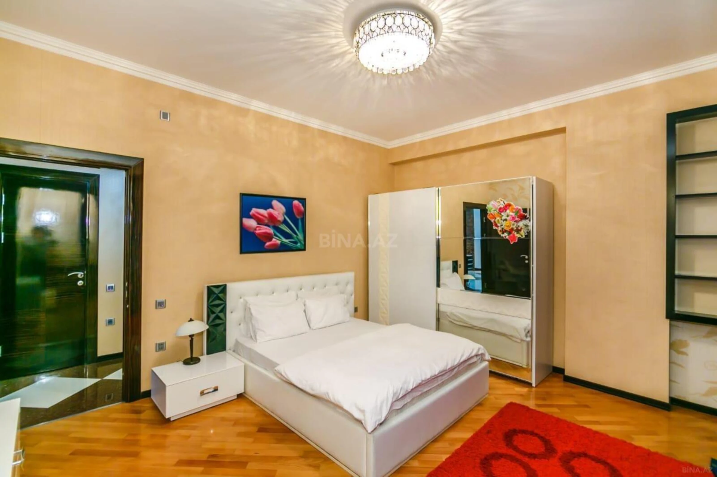 Kirayə verilir 3 otaqlı mənzil 135 m²