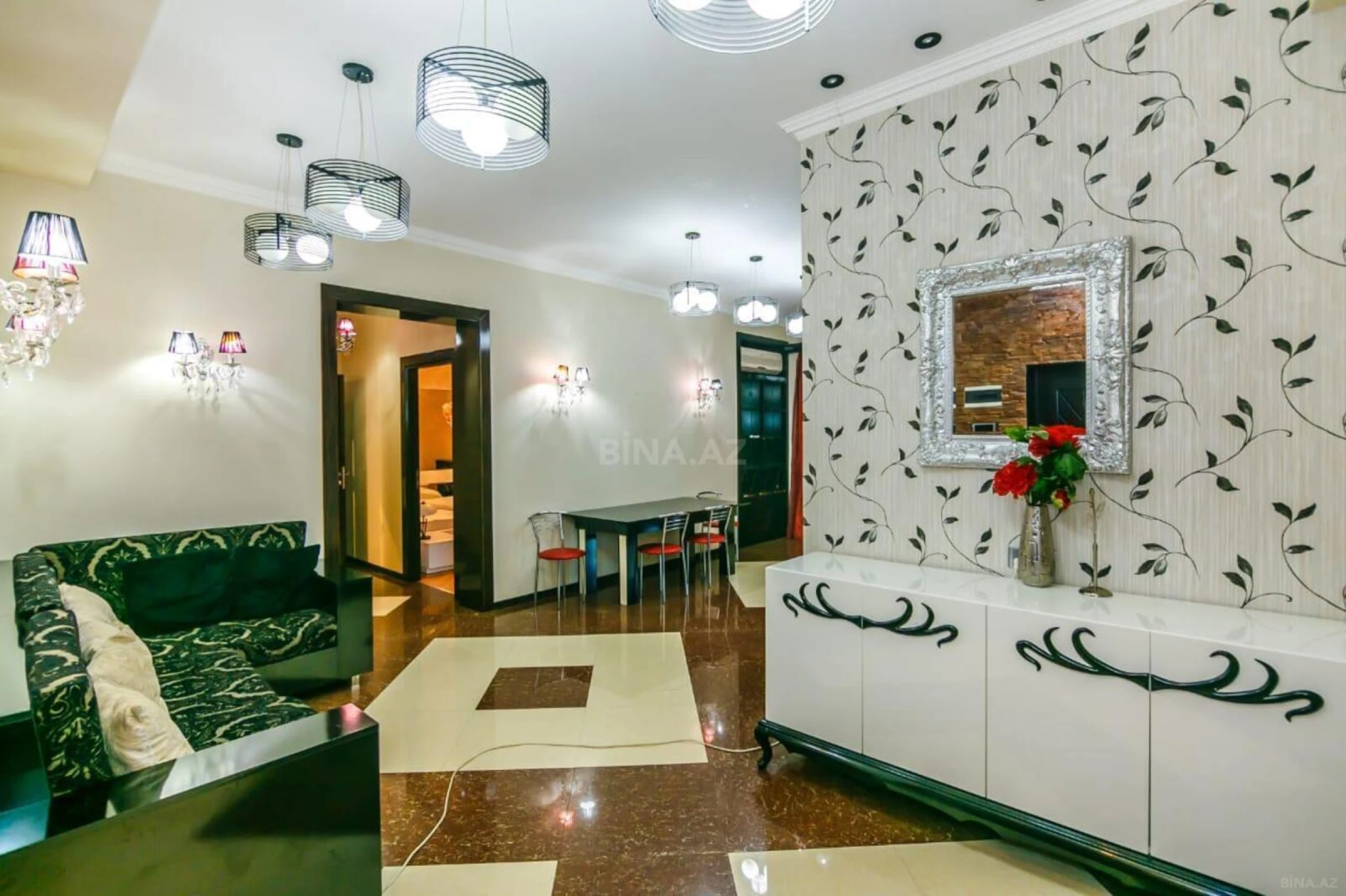 Kirayə verilir 3 otaqlı mənzil 135 m²