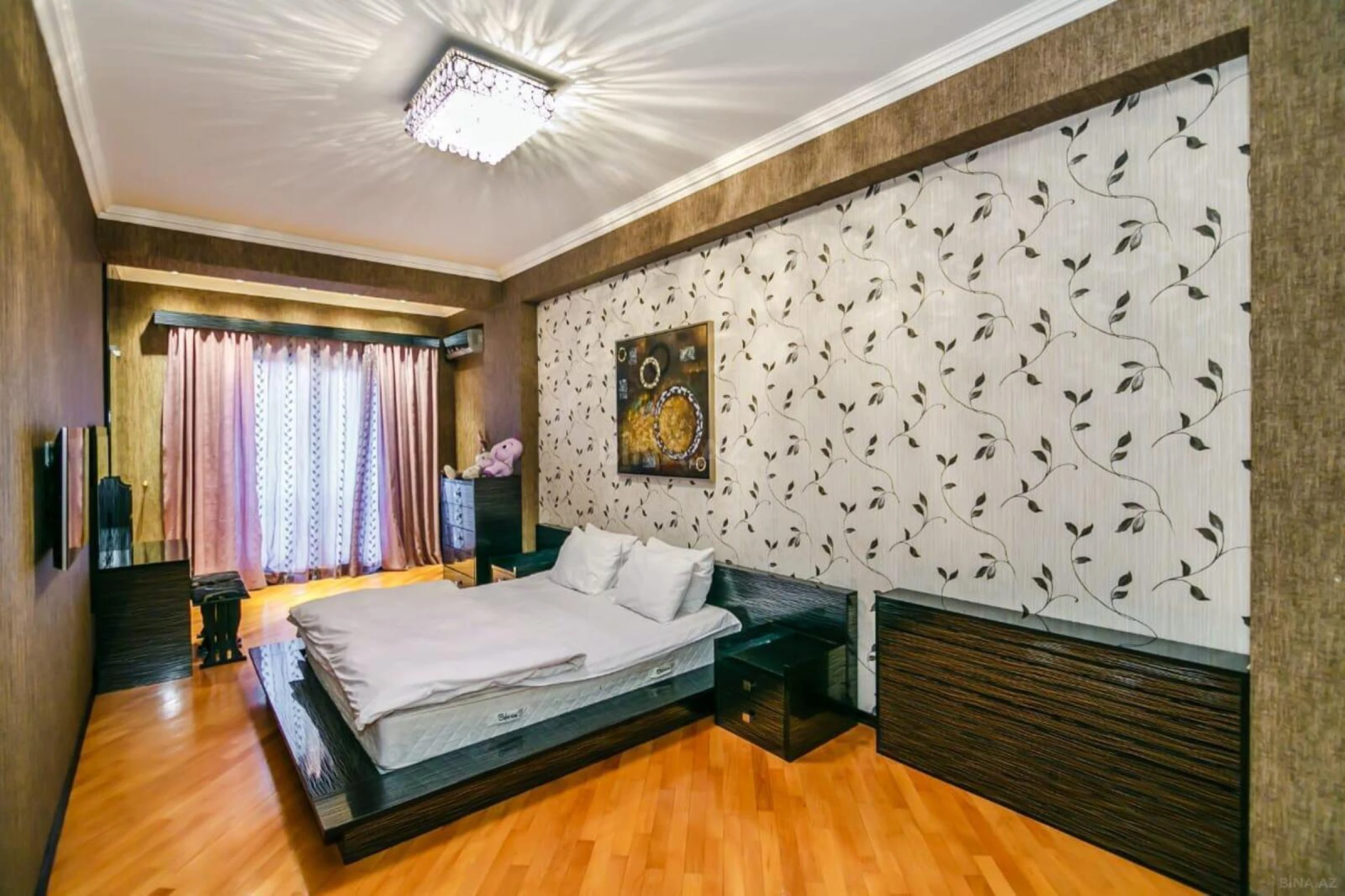 Kirayə verilir 3 otaqlı mənzil 135 m²