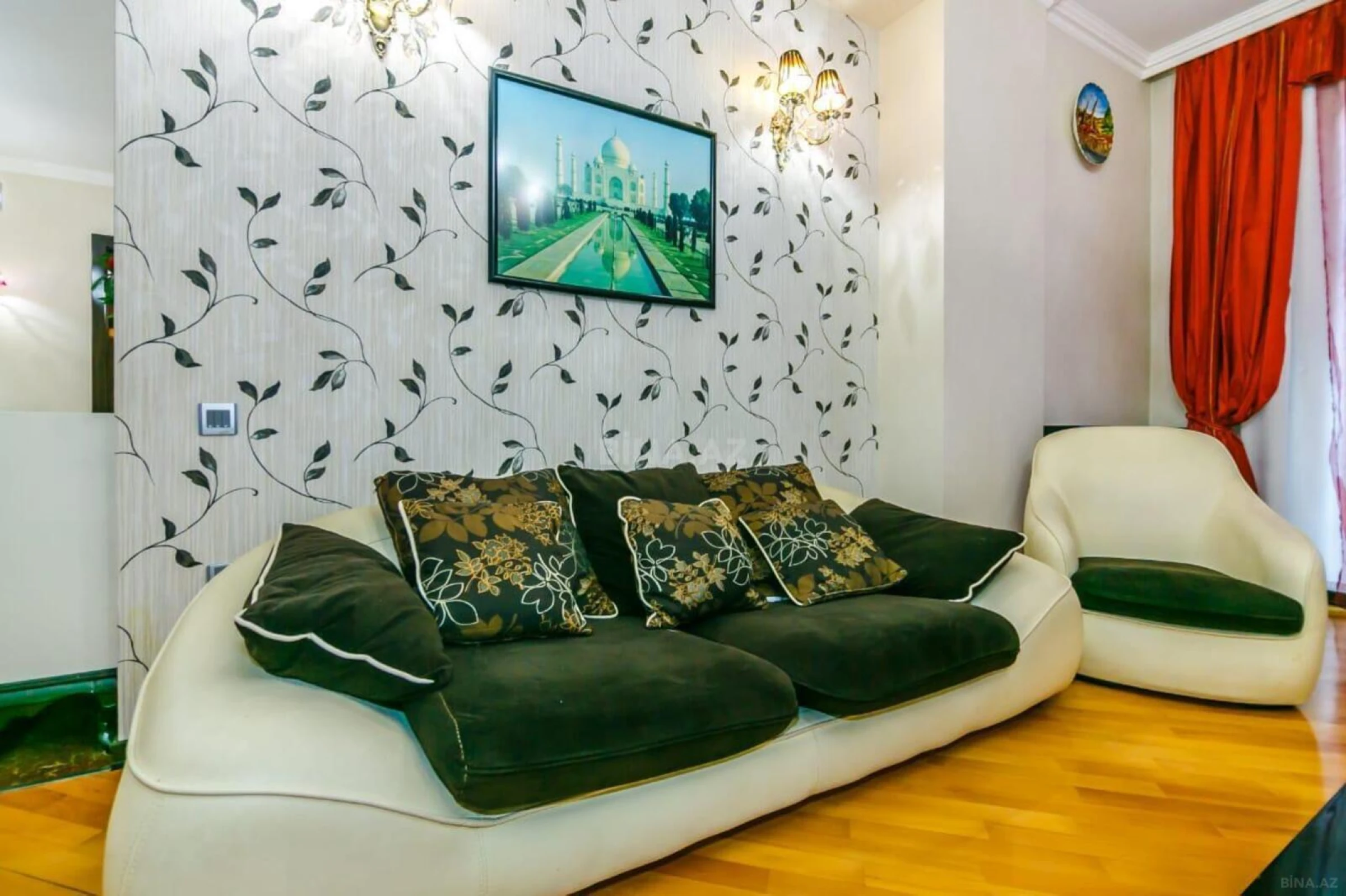 Kirayə verilir 3 otaqlı mənzil 135 m²