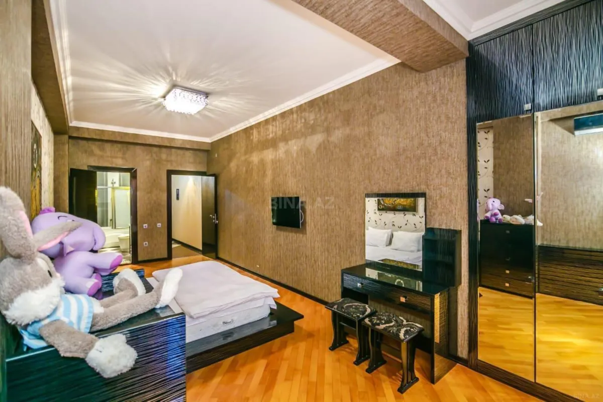 Kirayə verilir 3 otaqlı mənzil 135 m²