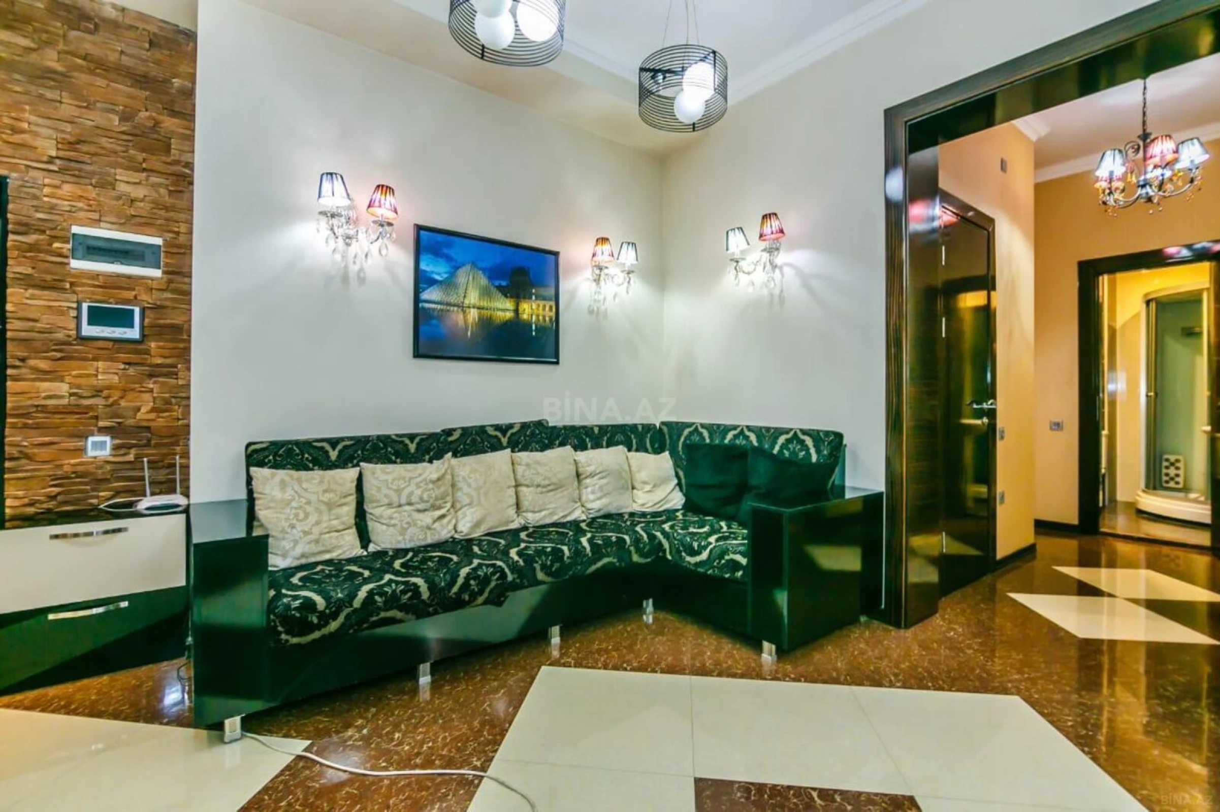 Kirayə verilir 3 otaqlı mənzil 135 m²