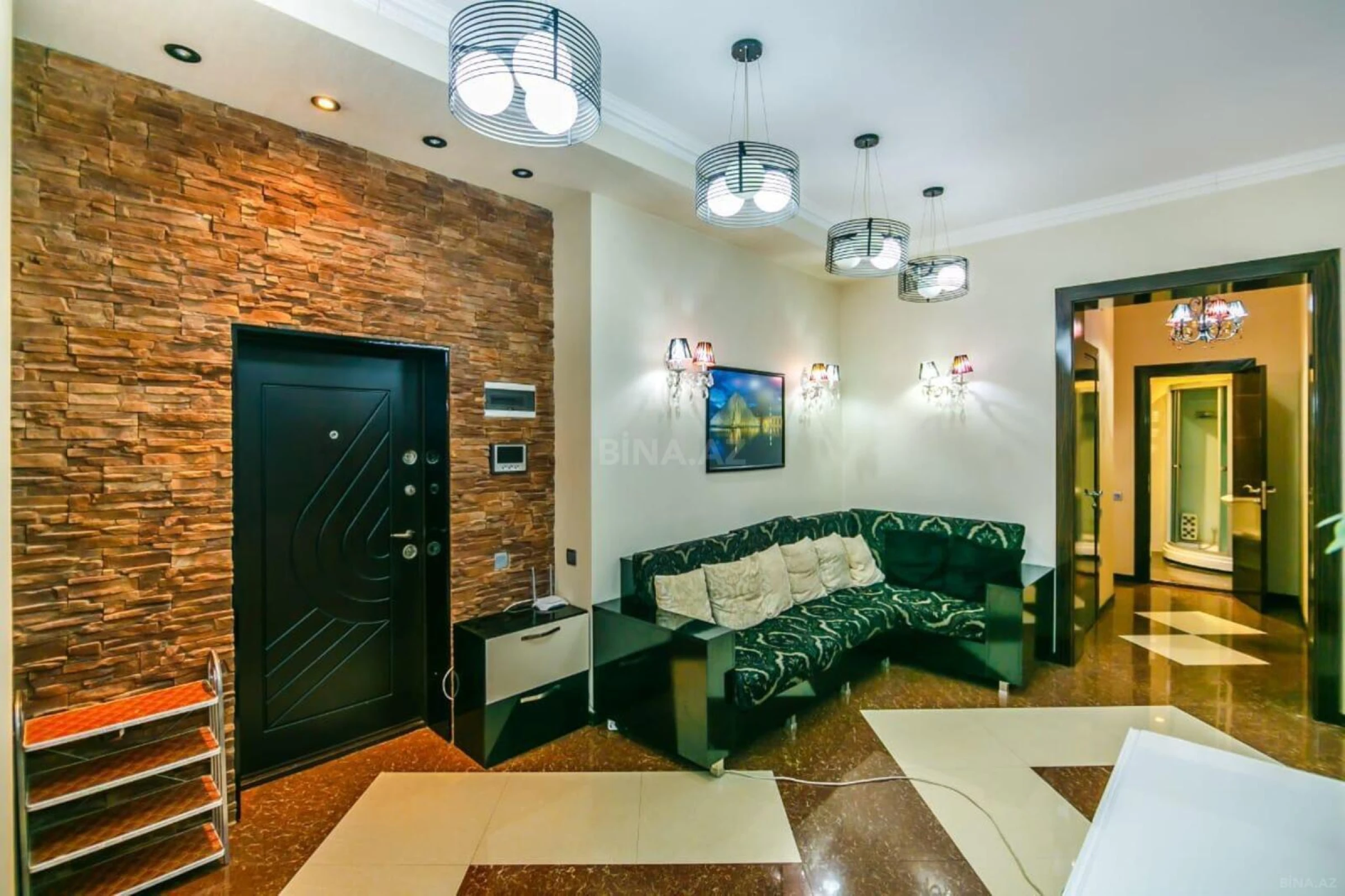 Kirayə verilir 3 otaqlı mənzil 135 m²