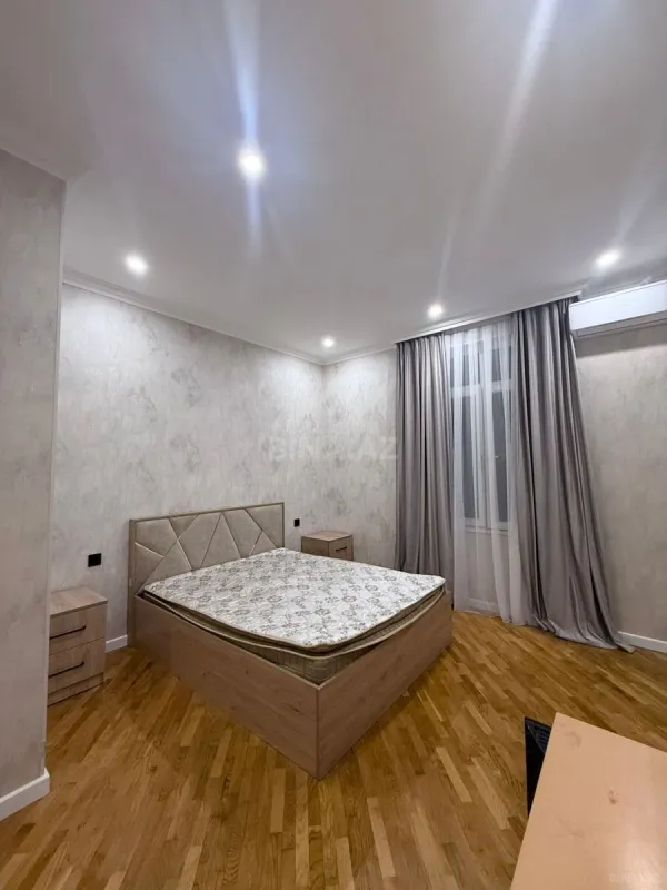 Satılır 3 otaqlı mənzil 93.7 m²