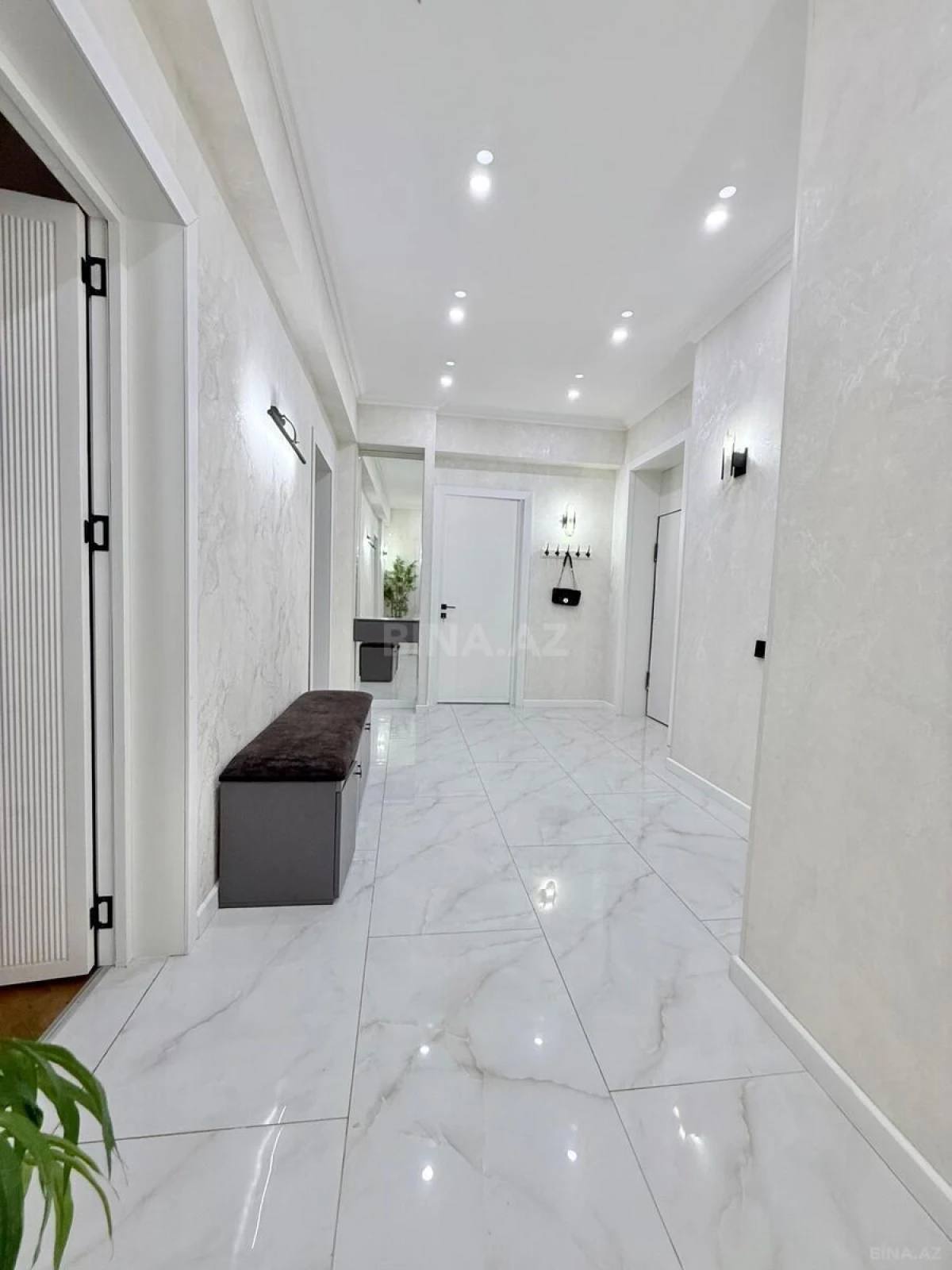 Satılır 3 otaqlı mənzil 93.7 m²