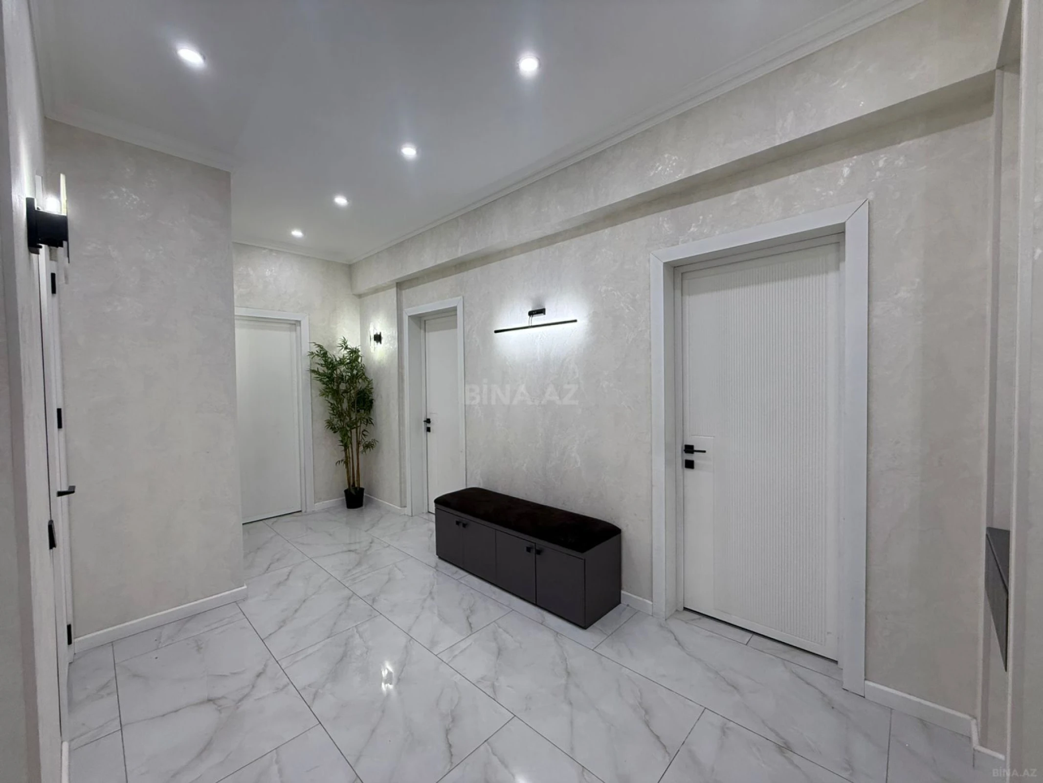 Satılır 3 otaqlı mənzil 93.7 m²