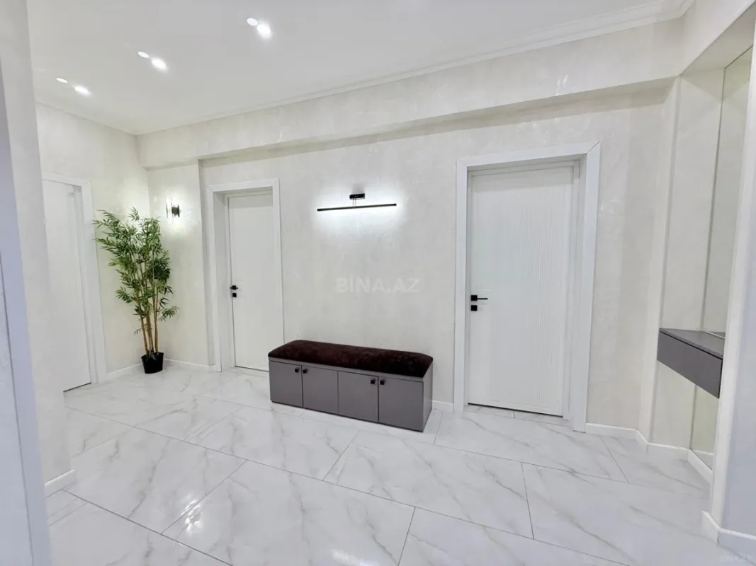Satılır 3 otaqlı mənzil 93.7 m²