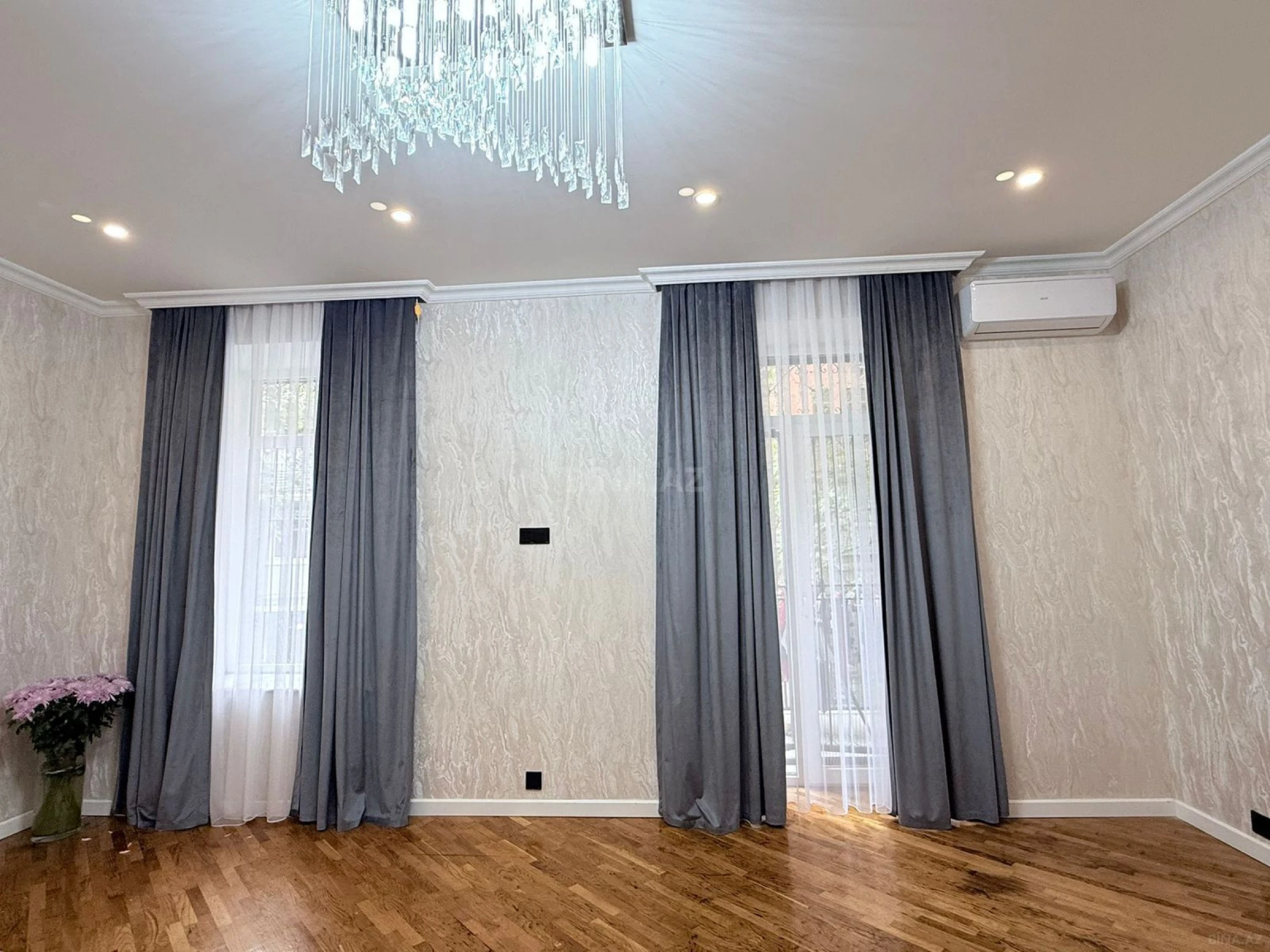 Satılır 3 otaqlı mənzil 93.7 m²