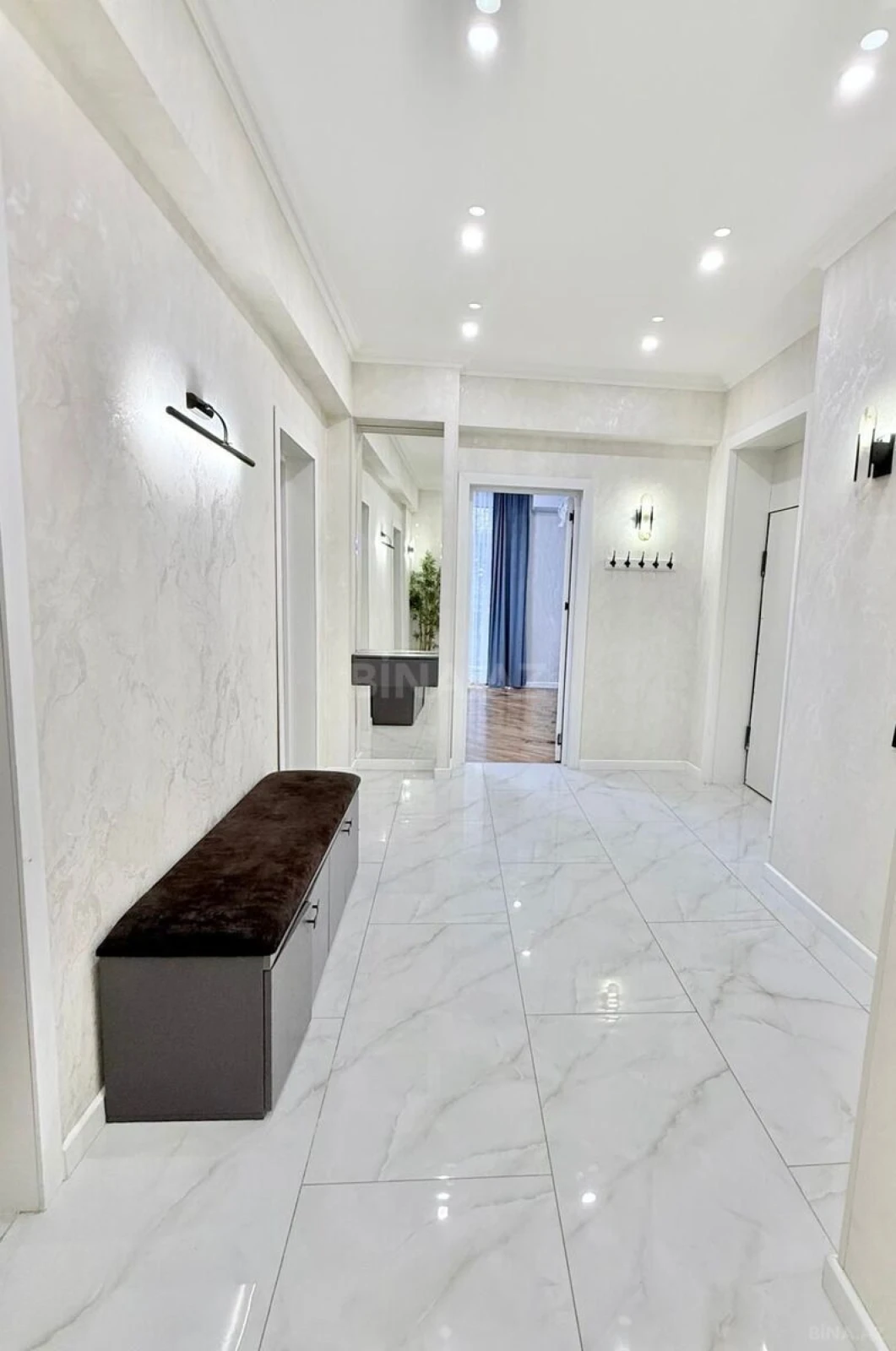 Satılır 3 otaqlı mənzil 93.7 m²