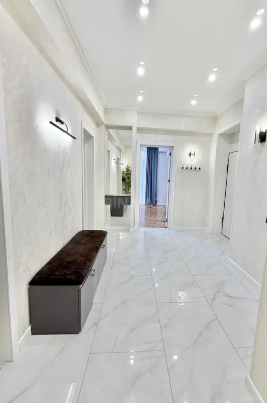 Satılır 3 otaqlı mənzil 93.7 m²