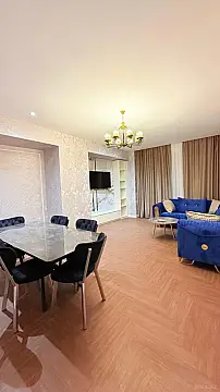 Kirayə verilir 3 otaqlı mənzil 145 m²