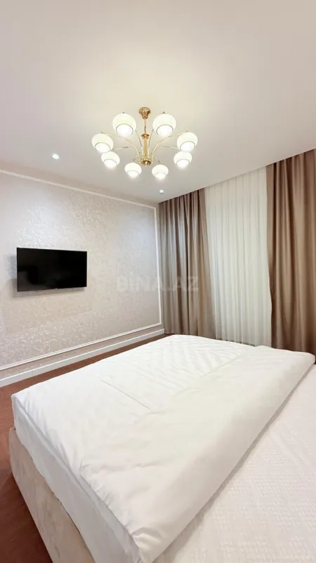 Kirayə verilir 3 otaqlı mənzil 145 m²