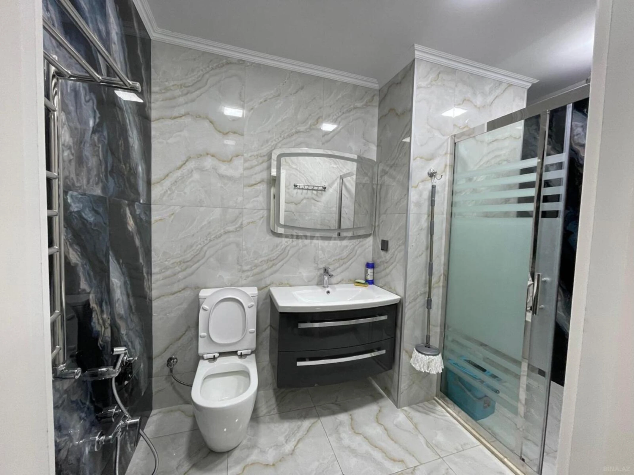 Satılır 3 otaqlı mənzil 106 m²