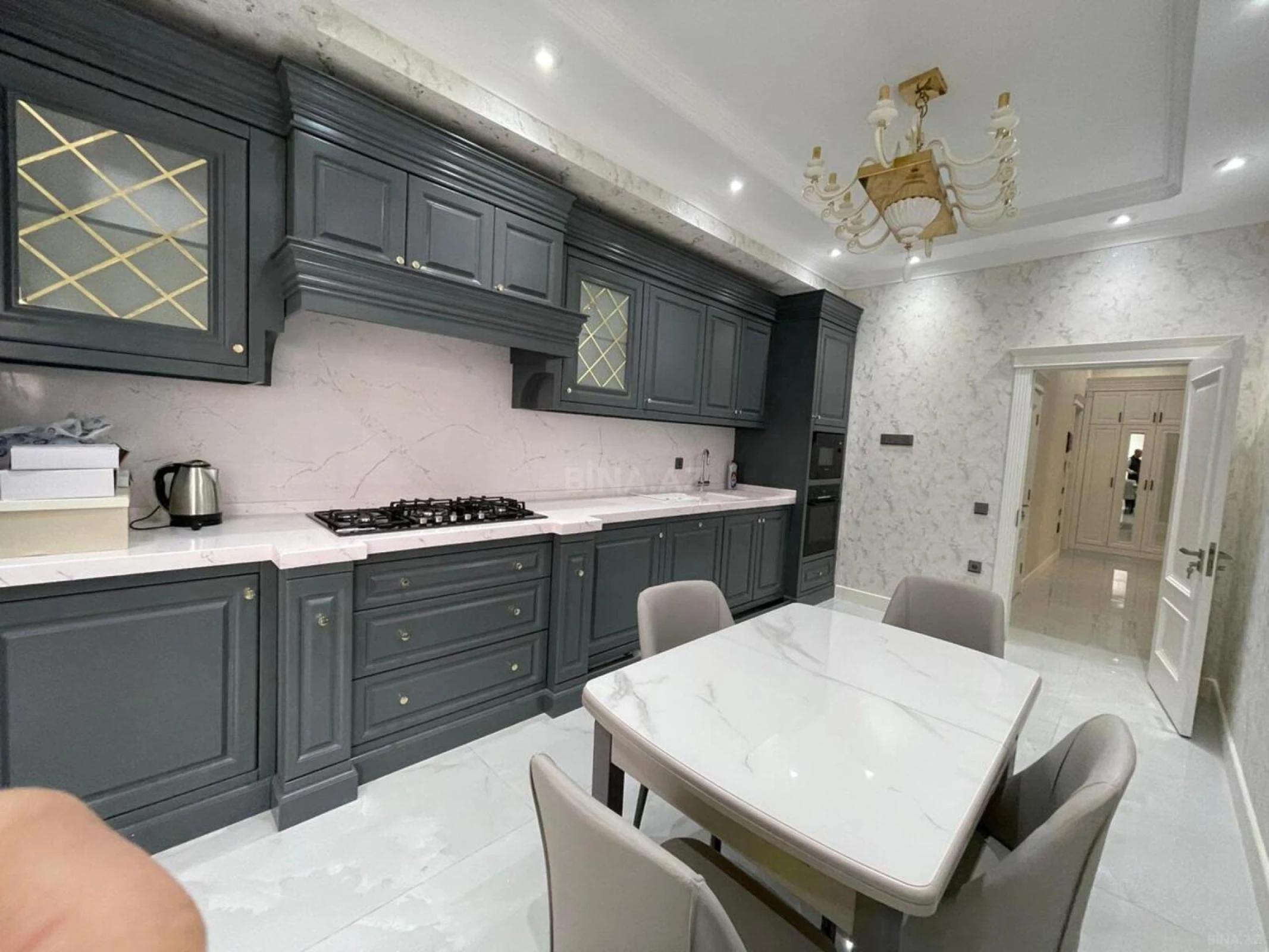 Satılır 3 otaqlı mənzil 106 m²