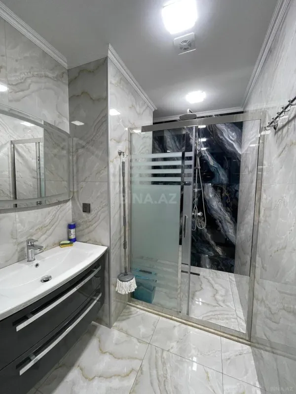 Satılır 3 otaqlı mənzil 106 m²