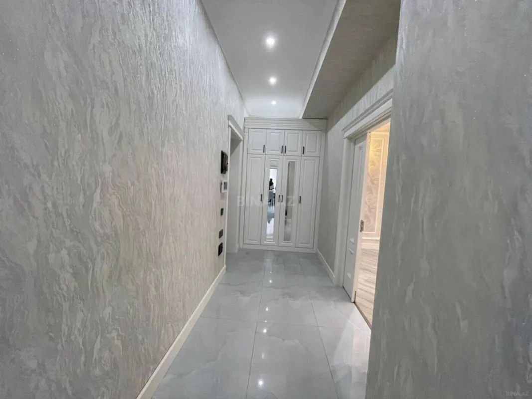 Satılır 3 otaqlı mənzil 106 m²