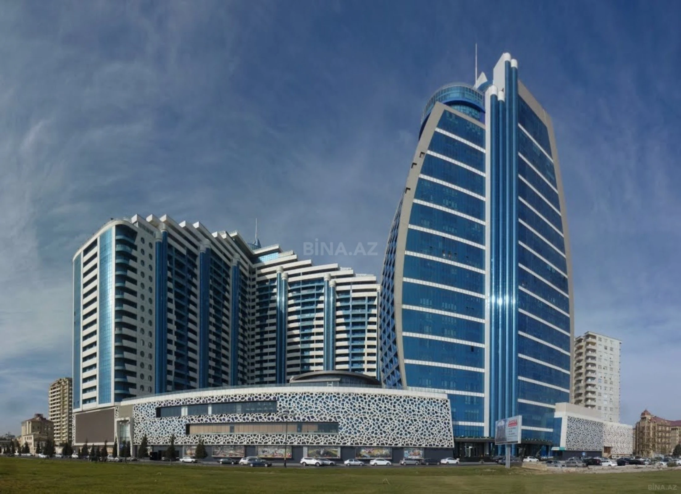 Satılır 3 otaqlı mənzil 192 m²