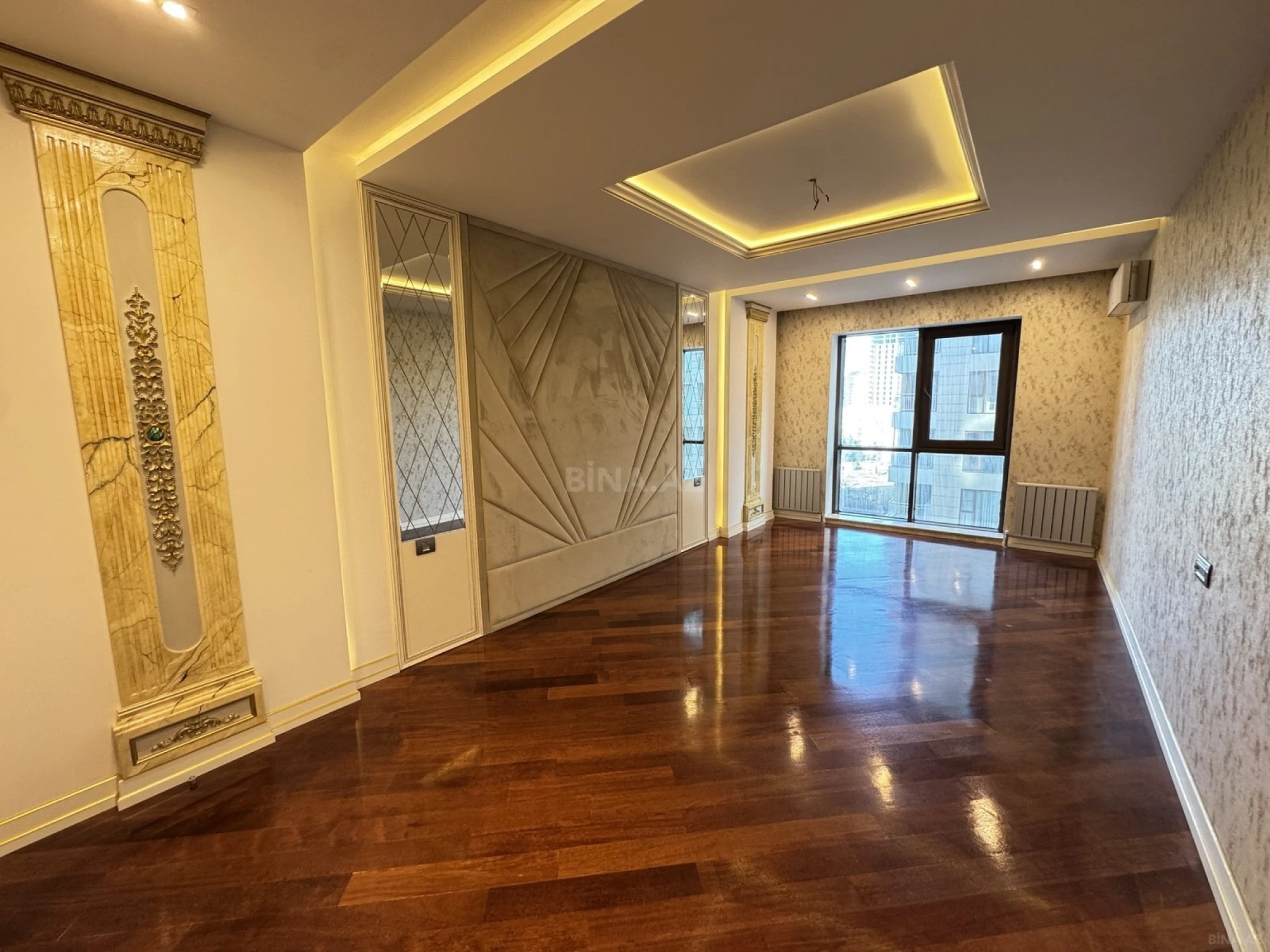 Satılır 3 otaqlı mənzil 192 m²