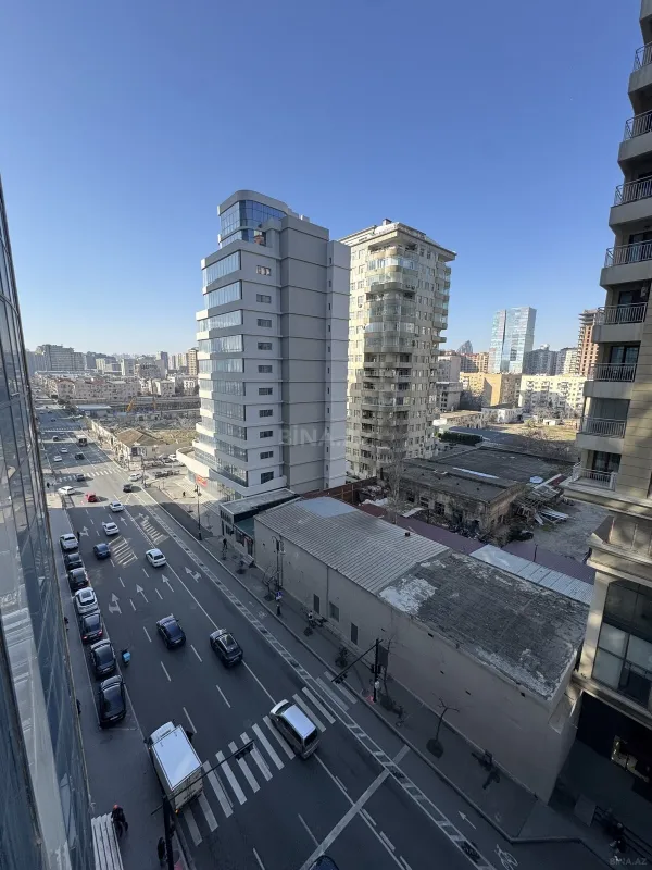 Satılır 3 otaqlı mənzil 192 m²