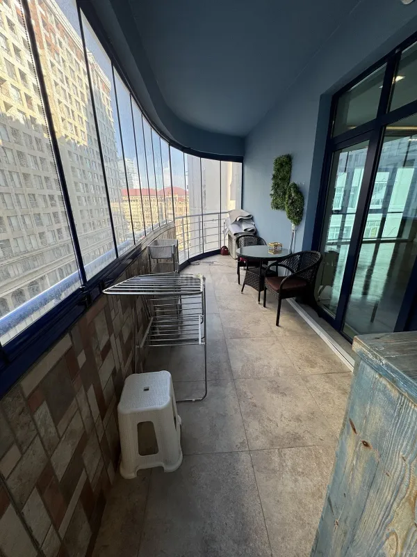 Satılır 3 otaqlı mənzil 192 m²