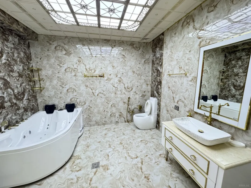 Satılır 3 otaqlı mənzil 192 m²