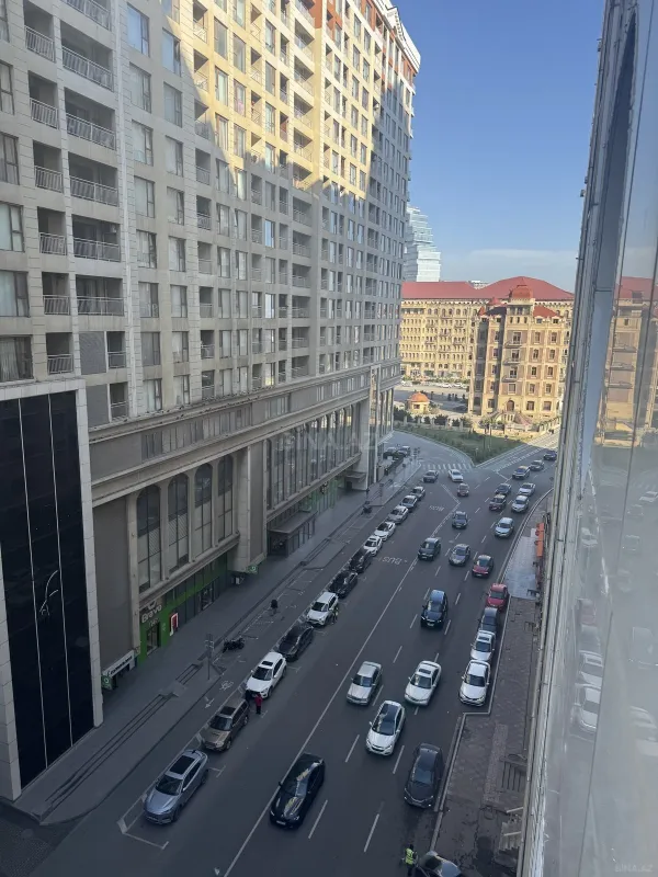 Satılır 3 otaqlı mənzil 192 m²