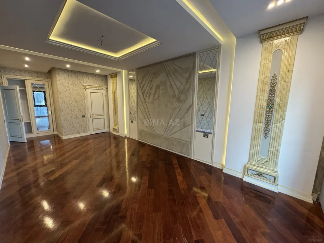 Satılır 3 otaqlı mənzil 192 m²