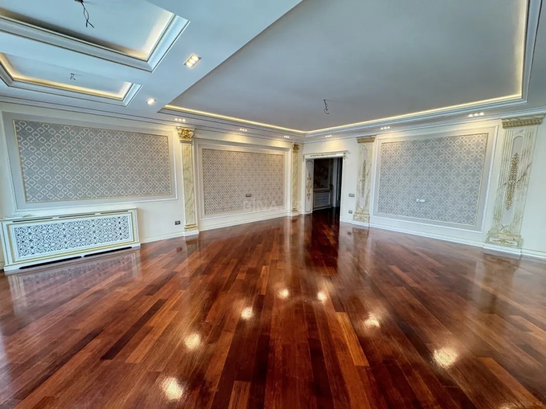 Satılır 3 otaqlı mənzil 192 m²