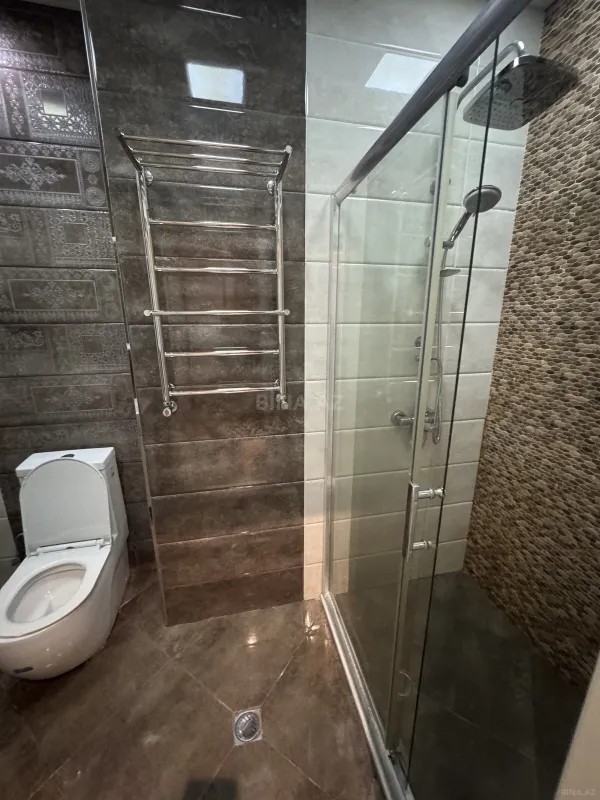 Kirayə verilir 3 otaqlı mənzil 145 m²