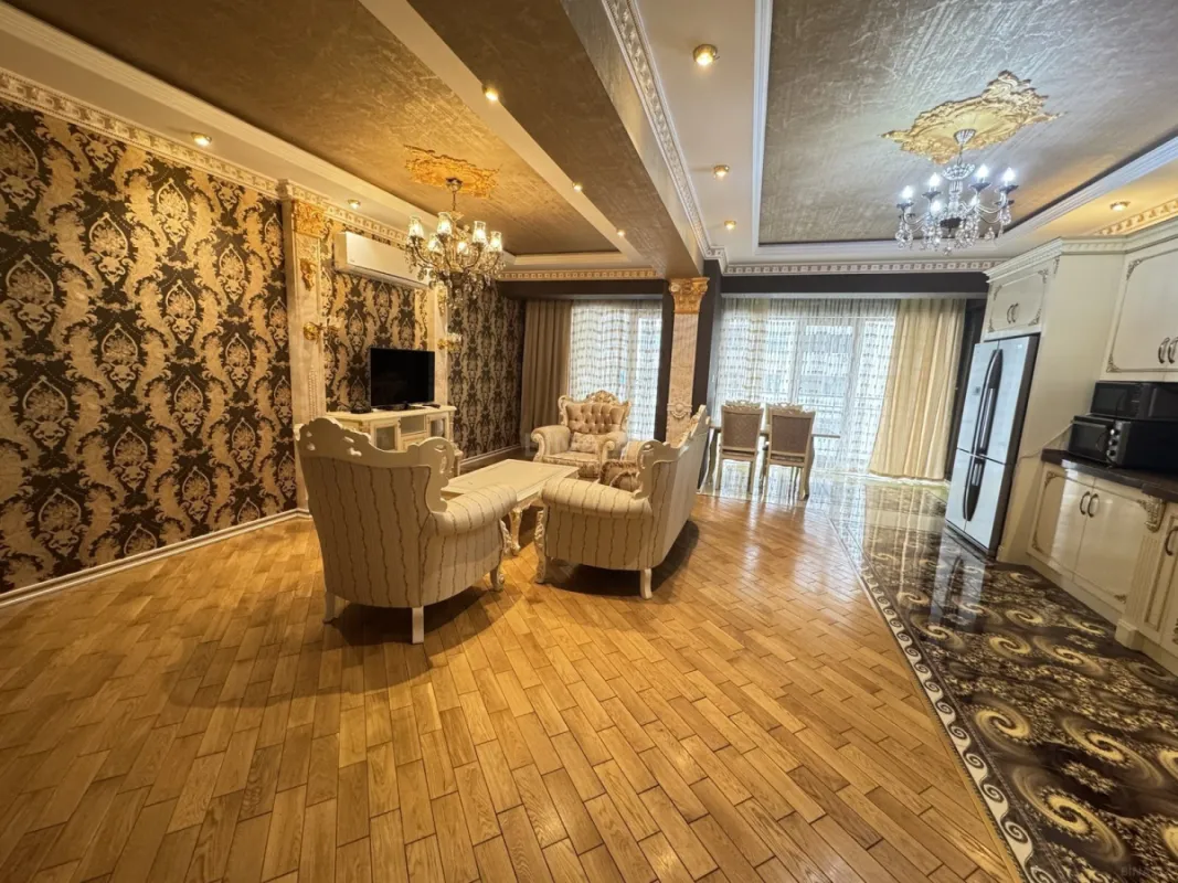 Kirayə verilir 3 otaqlı mənzil 145 m²
