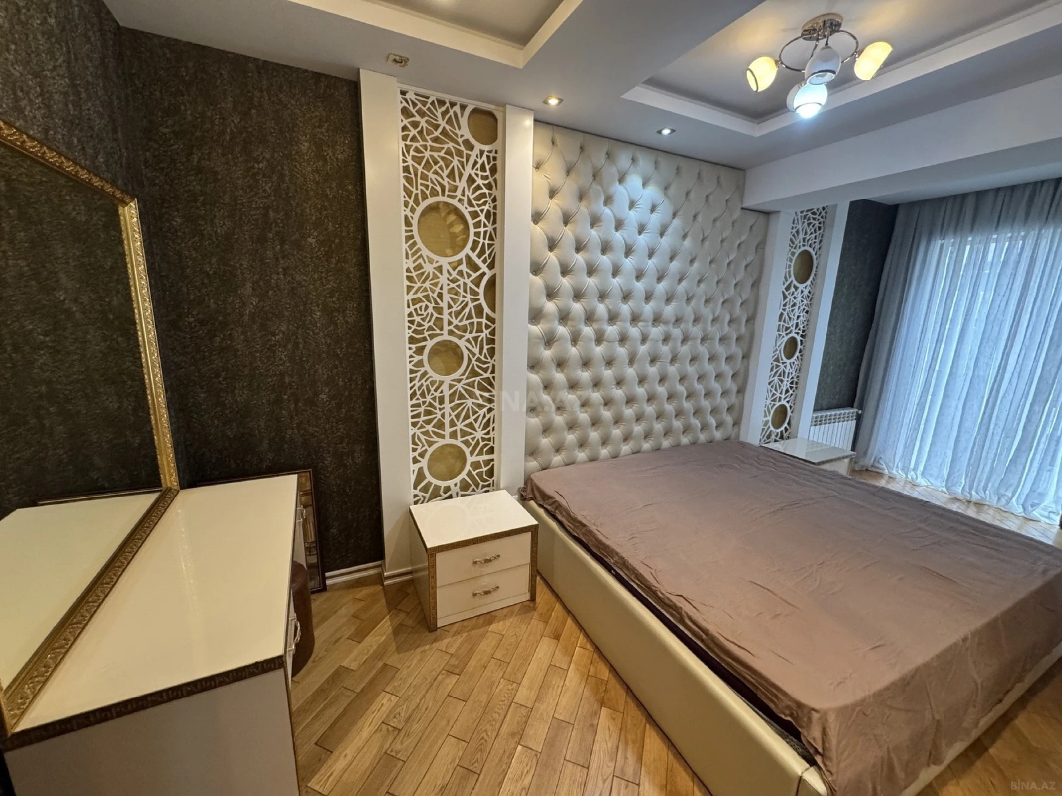 Kirayə verilir 3 otaqlı mənzil 145 m²