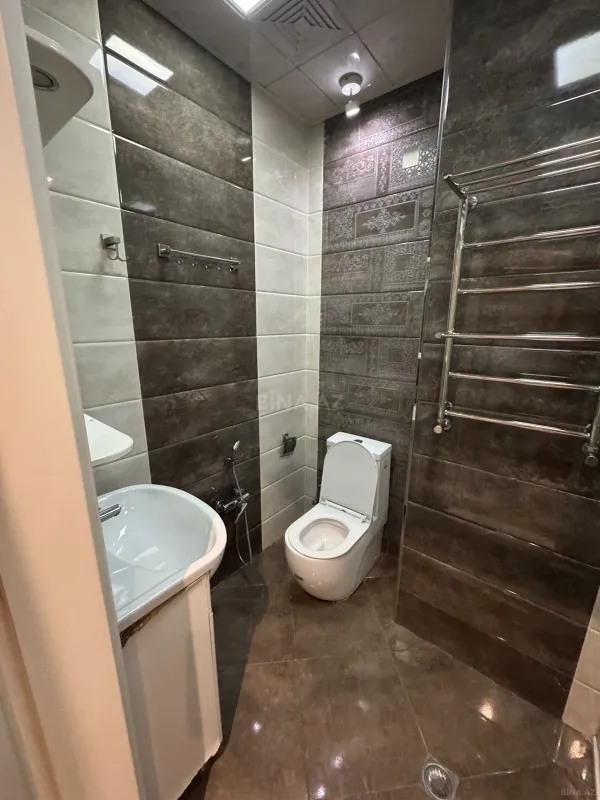 Kirayə verilir 3 otaqlı mənzil 145 m²