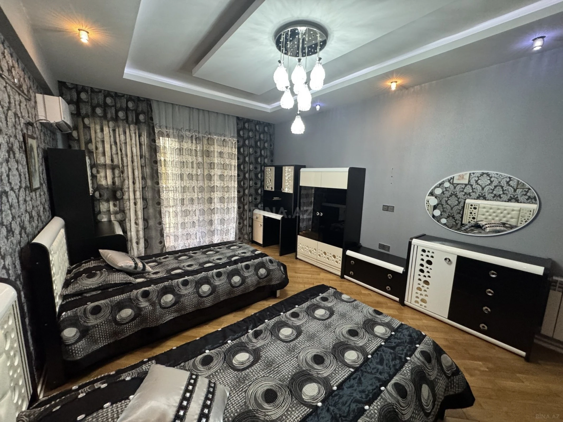 Kirayə verilir 3 otaqlı mənzil 145 m²