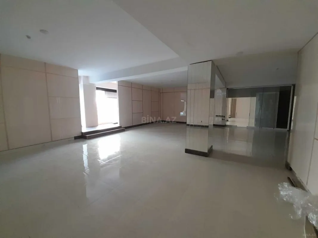 Satılır obyekt 820 m²