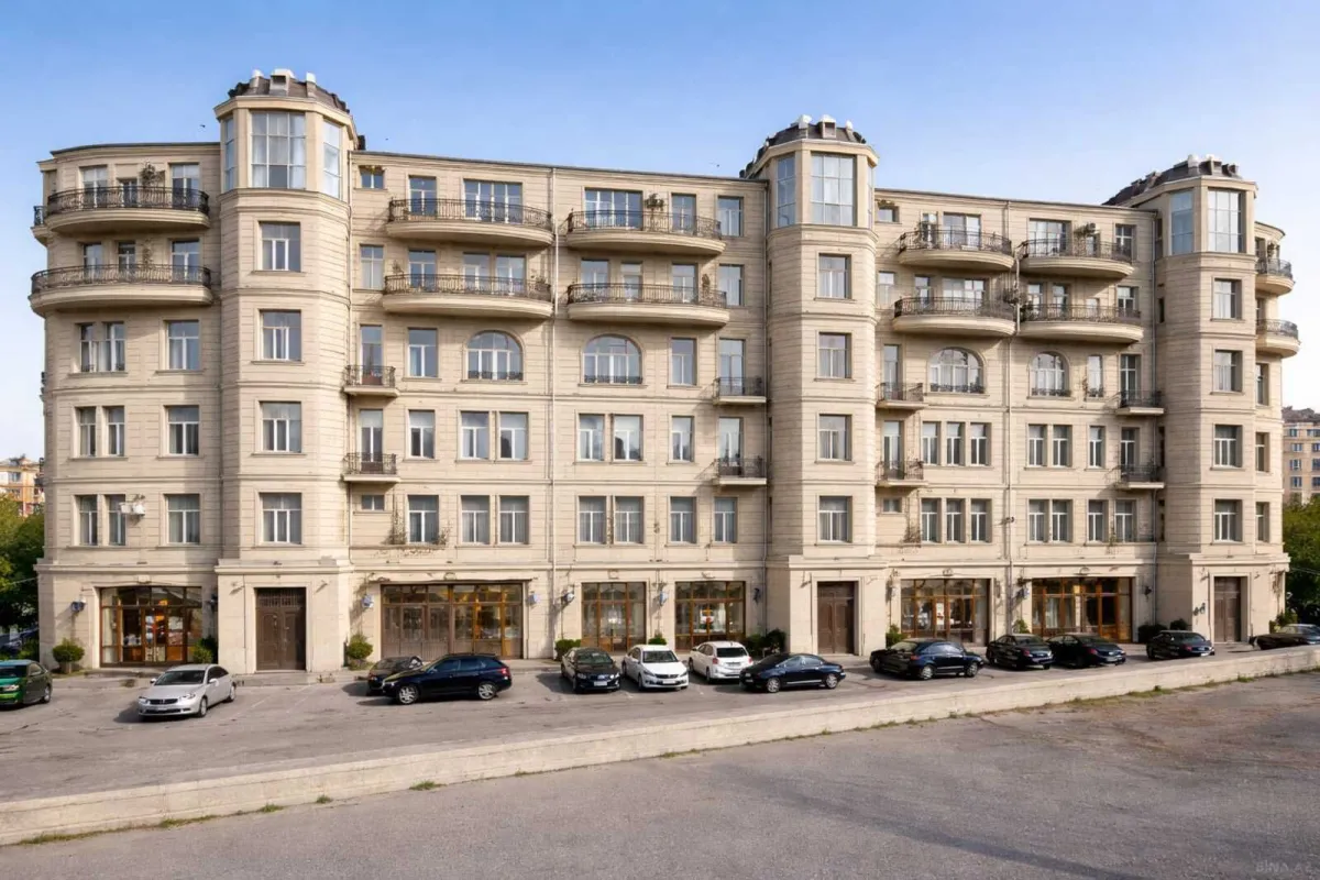 Satılır obyekt 820 m²