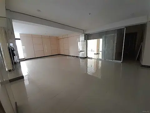 Satılır obyekt 820 m²