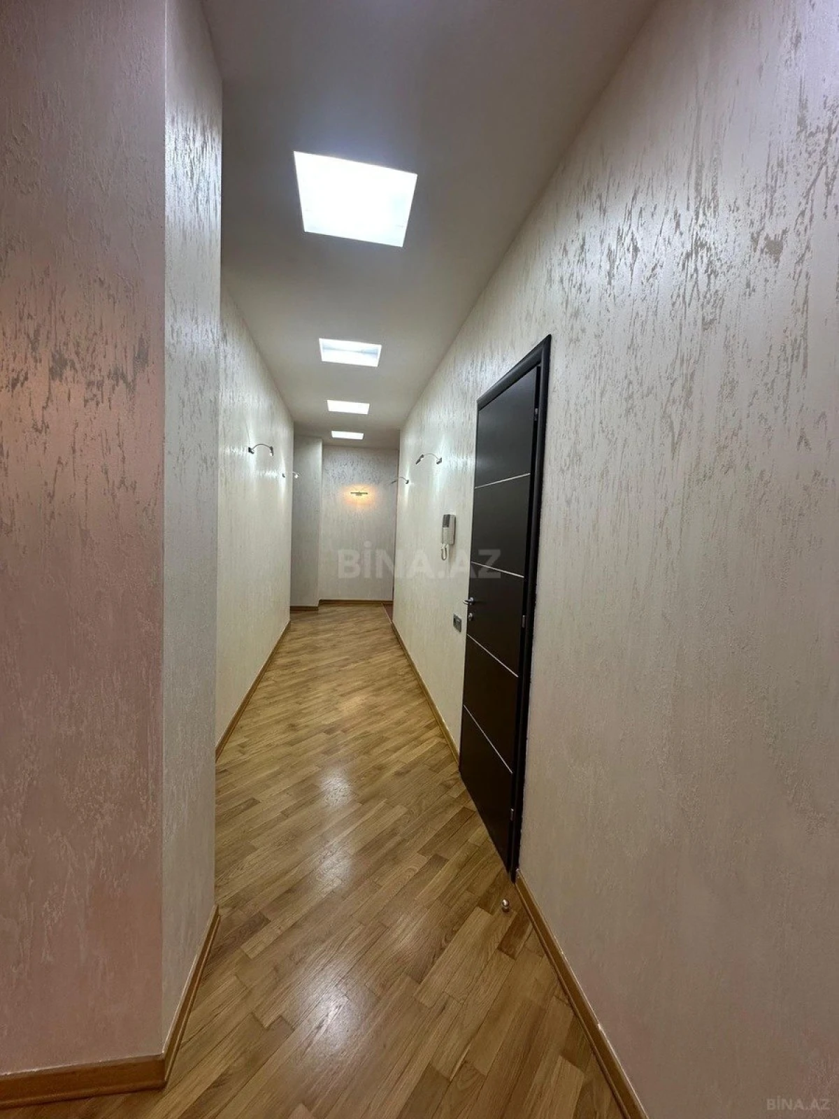 Kirayə verilir 3 otaqlı mənzil 160 m²