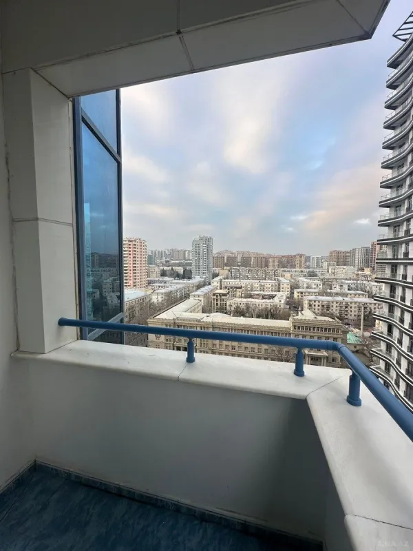Kirayə verilir 3 otaqlı mənzil 160 m²