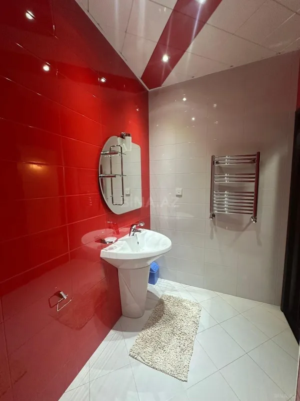 Kirayə verilir 3 otaqlı mənzil 160 m²