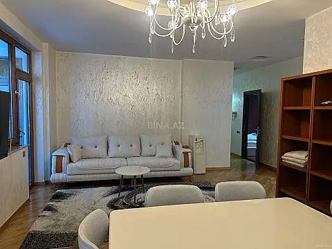 Kirayə verilir 3 otaqlı mənzil 160 m²