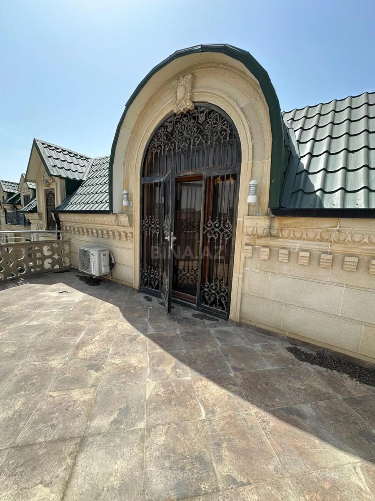 Satılır 7 otaqlı həyət evi 550 m²