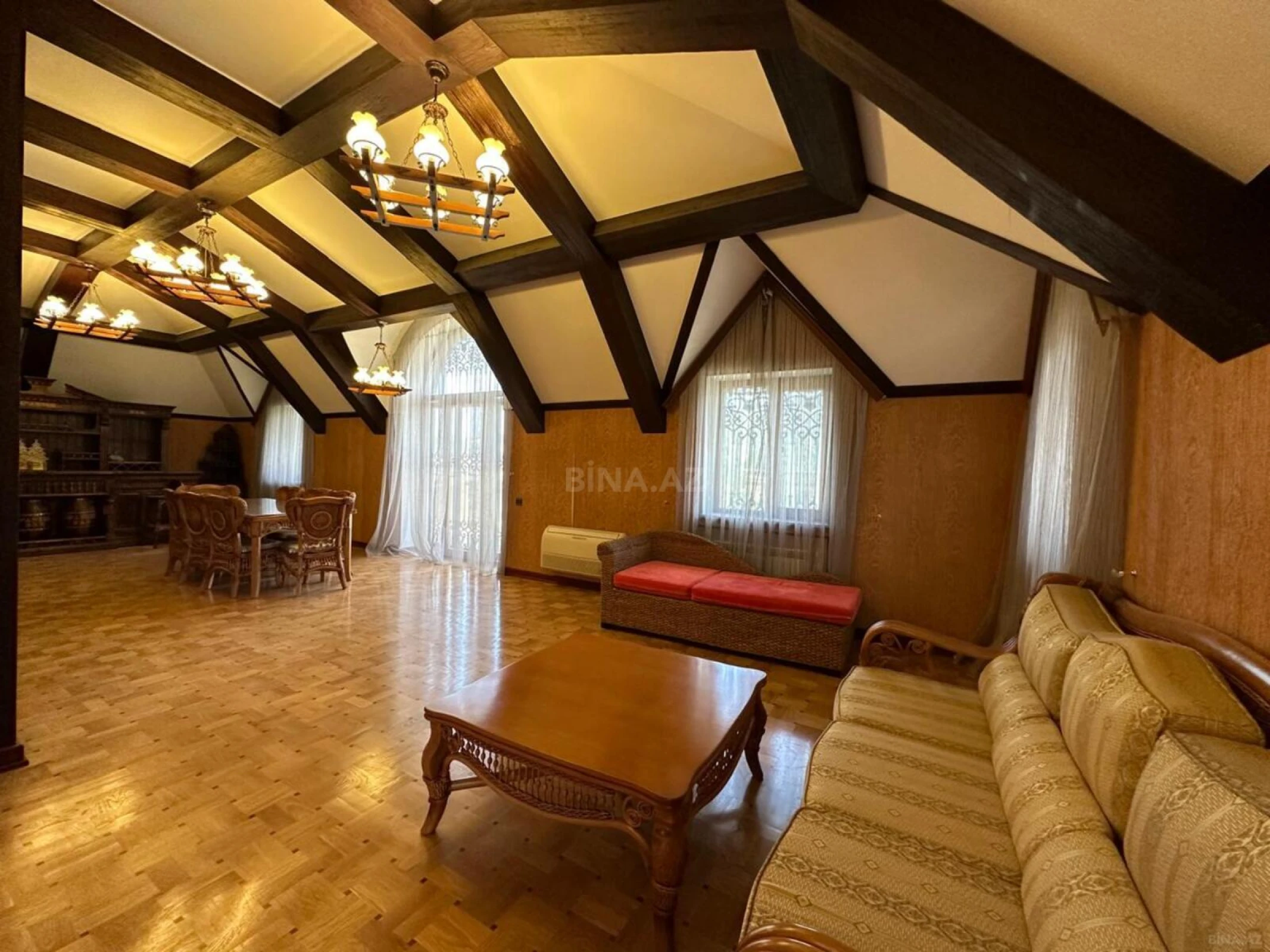 Satılır 7 otaqlı həyət evi 550 m²