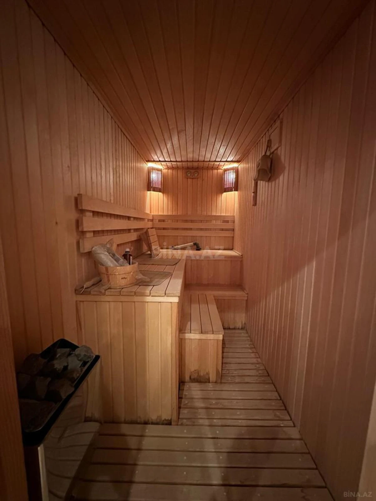 Satılır 7 otaqlı həyət evi 550 m²