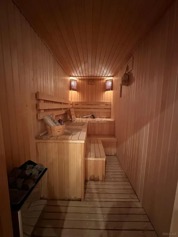 Satılır 7 otaqlı həyət evi 550 m²