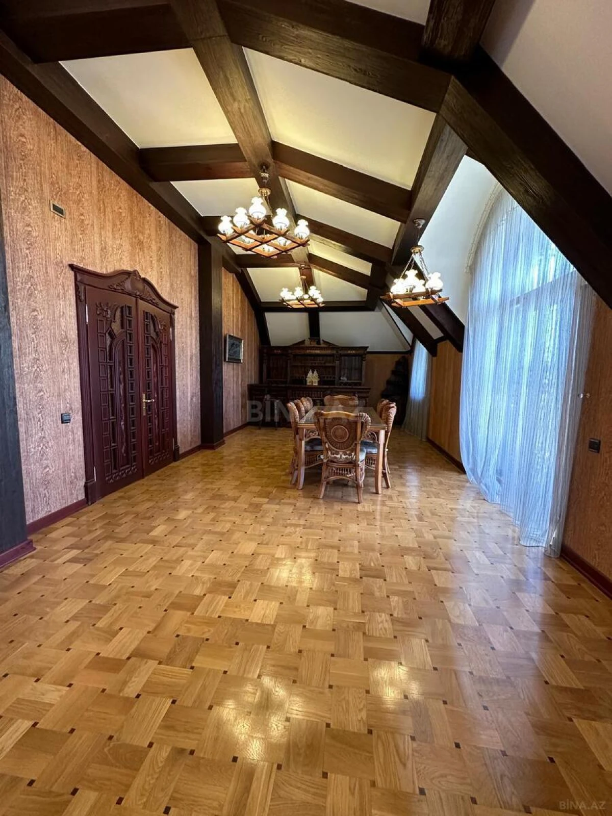 Satılır 7 otaqlı həyət evi 550 m²