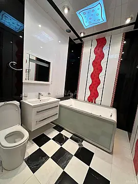 Satılır 7 otaqlı həyət evi 550 m²