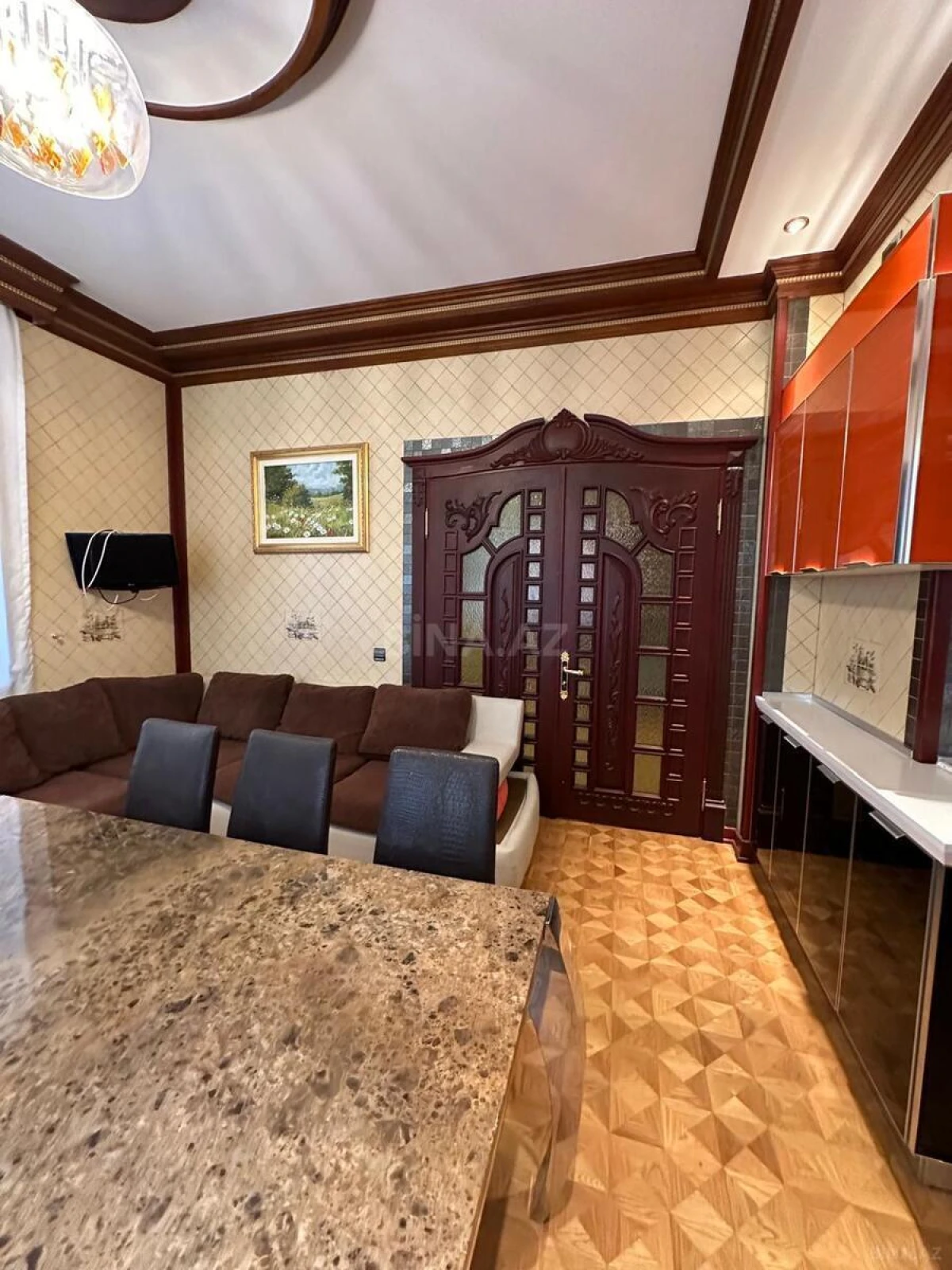 Satılır 7 otaqlı həyət evi 550 m²