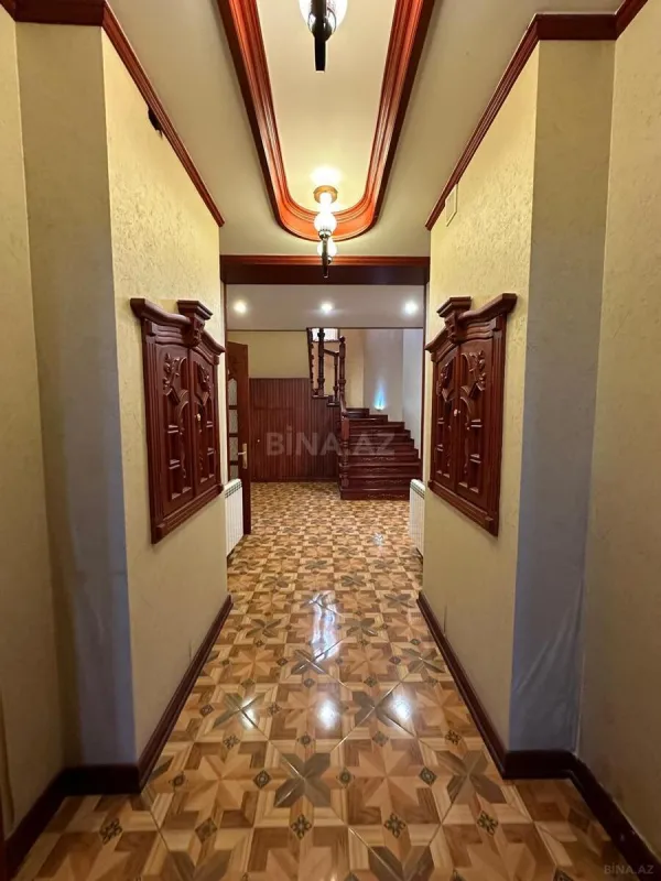 Satılır 7 otaqlı həyət evi 550 m²