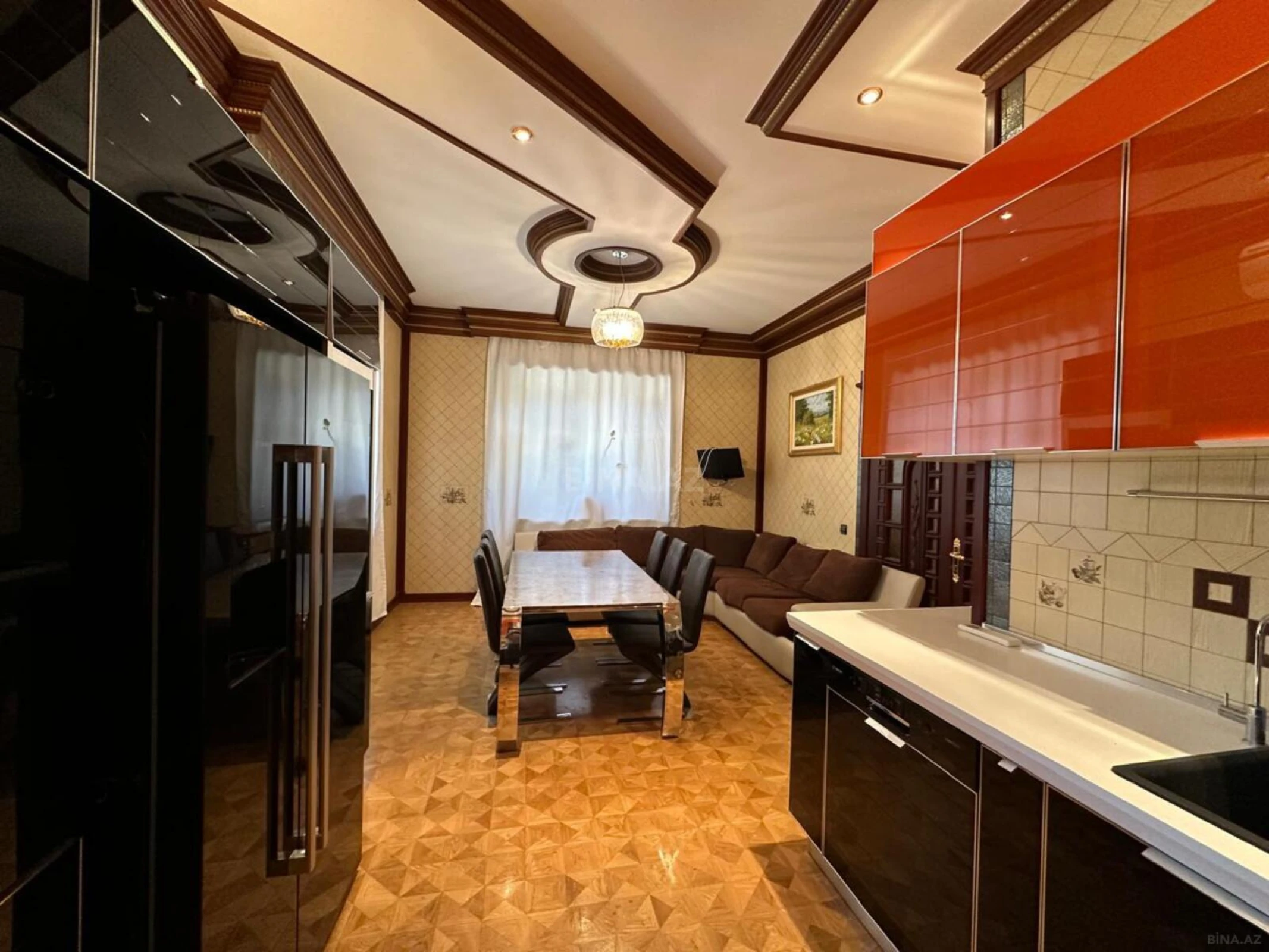 Satılır 7 otaqlı həyət evi 550 m²