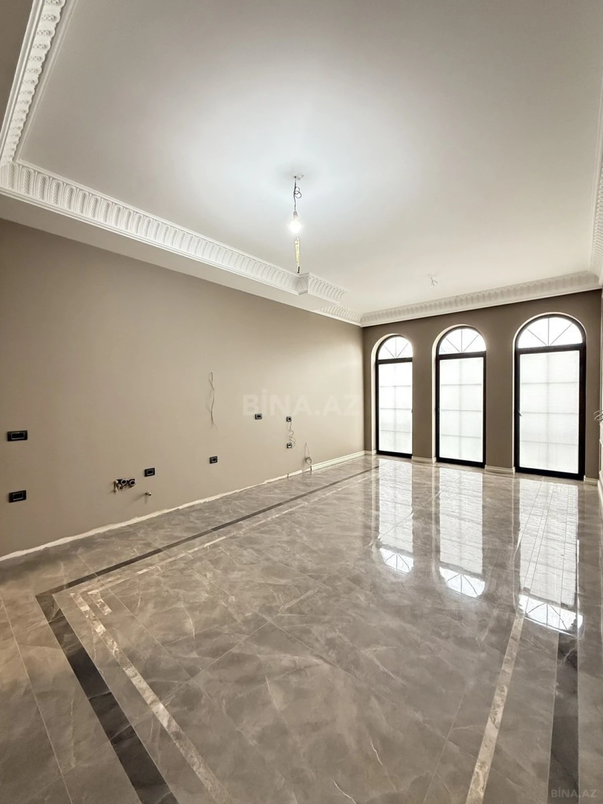 Satılır 4 otaqlı həyət evi 220 m²